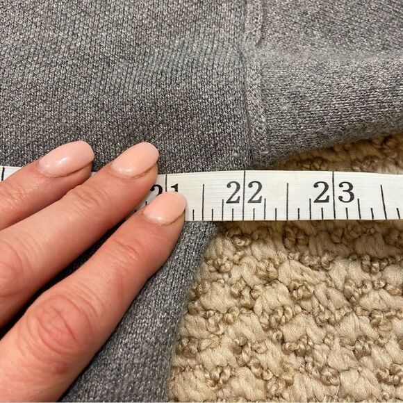 Ladies Universal Thread Grey Funnel Neck Sweater Size‎ Medium - Picture 7 of 11